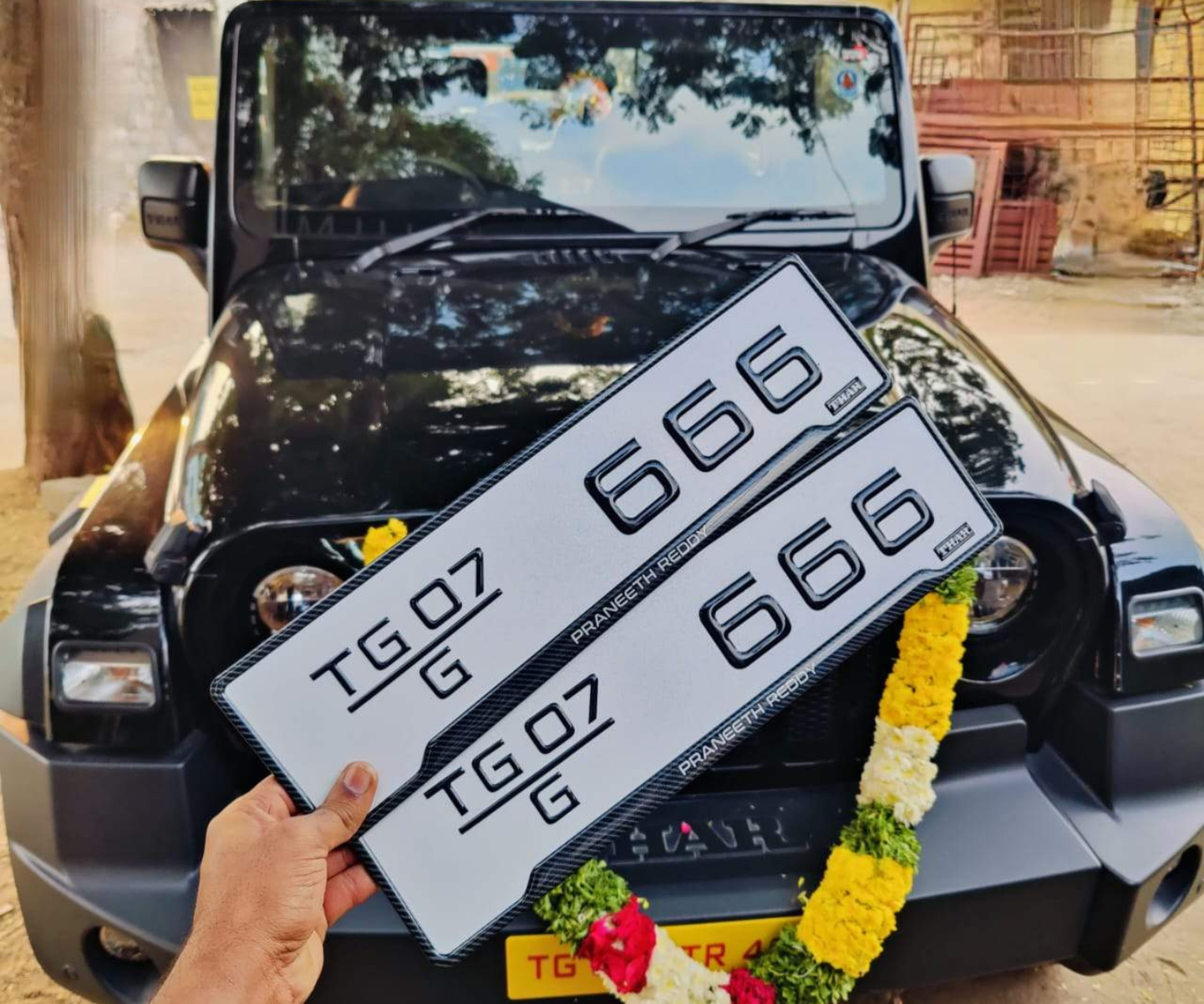 Thar car gel number plate